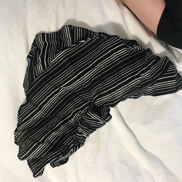 FOR LOVE AND LEMONS TOP 🍋 - Picture 3 of 4